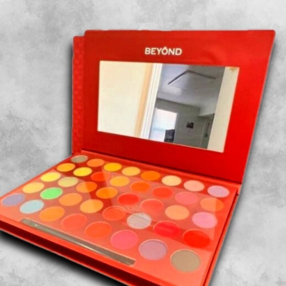 Beyond Beauty Eyeshadow Palette Shimmer & Matte Compact Powder 35-Color W BNIB